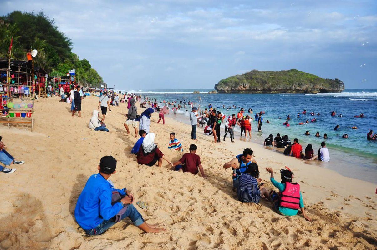 Outbound di Pantai